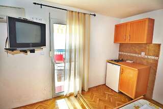 Апартаменты Apartments Marinovic Будва Стандартный трехместный номер-студио-3